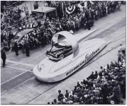 1946-buick_s-float-in-detroit_s-golden-jubilee-parade-2.jpg