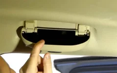 saab-9-5-sunglasses-holder.webp