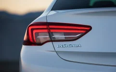 18 insignia-03 turn signal.webp